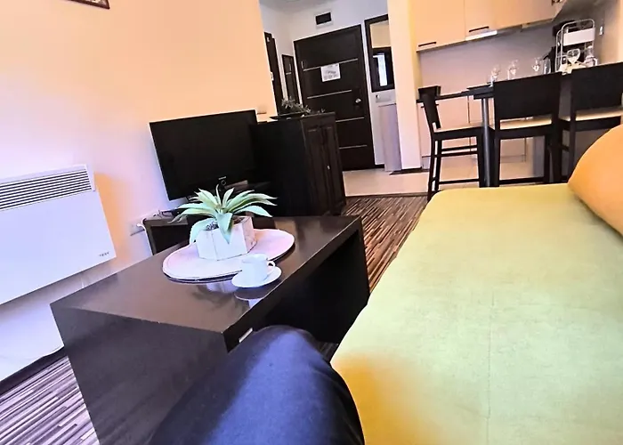 Warm Evenings And Free Bottle Of Wine In Perun Apartman Banszko