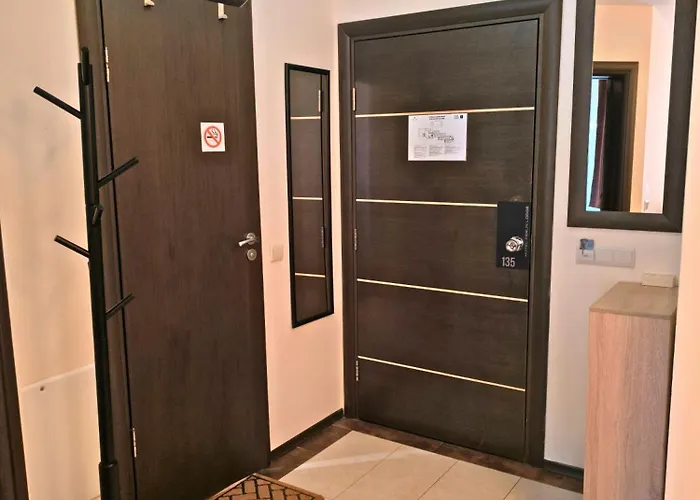 Warm Evenings And Free Bottle Of Wine In Perun Banszko