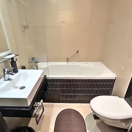 Warm Evenings And Free Bottle Of Wine In Perun Appartement Bansko